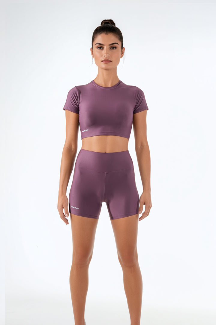 Bordo kadın spor crop-top ve biker şort ön profil uzak mesafe görünümü Promise Athletic